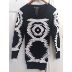 Velzera Black & White Aztec Print Long Sleeve Sweater Dress‎ Geometric Pattern